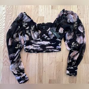 NWT Lulu’s cropped black floral blouse XS new with tags zip balloon sleeve